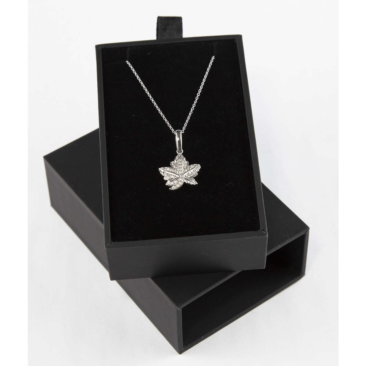 2020 $30 Canadian Maple Leaf Brooch Legacy - Pure Silver Coin & Pendant Set Default Title