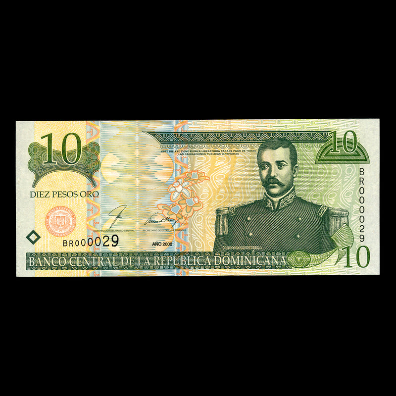 Dominican Republic 10 Pesos 2002 Green to left on face MS-60